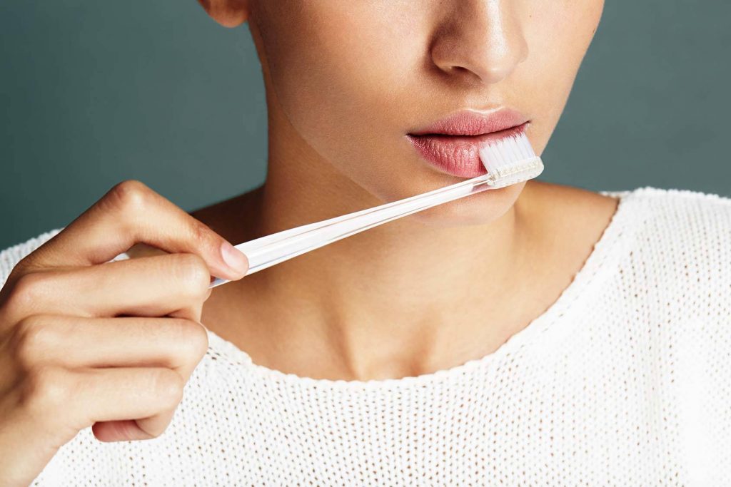 makeup tips brush lips exfoliate